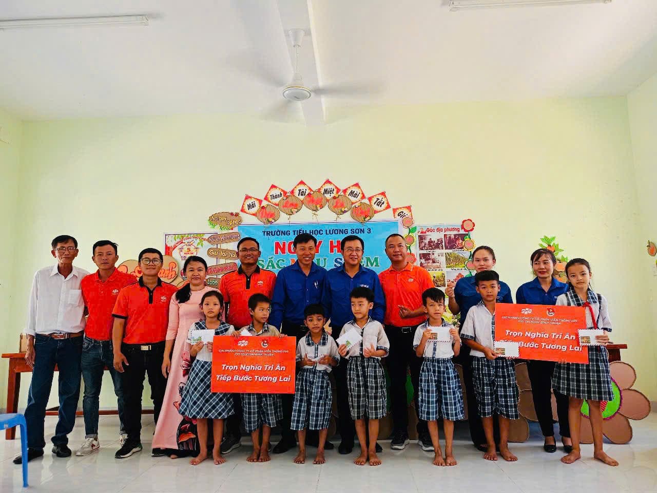 FPT Telecom Bình Thuận Đồng Hành Cùng Đoàn Thể Khu Vực Lương Sơn Với Nhiều Hoạt Động Ý Nghĩa