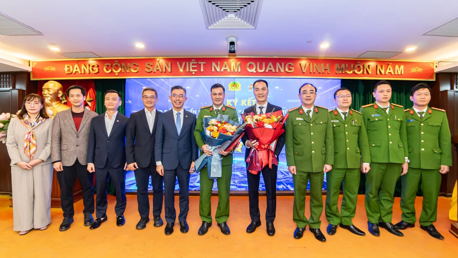 FPT Telecom tiên phong tích hợp VNeID – Mang trải nghiệm số an toàn, tiện lợi cho khách hàng dịch vụ Internet, Truyền hình và Camera